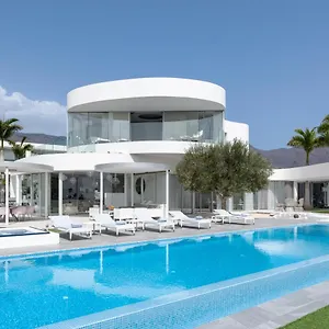 https://villa-equilibrium-costa-adeje.in-canary-islands.com